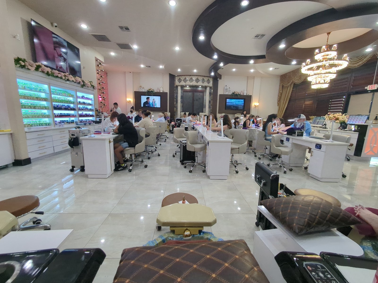 Resort Nail Spa nail photo 2