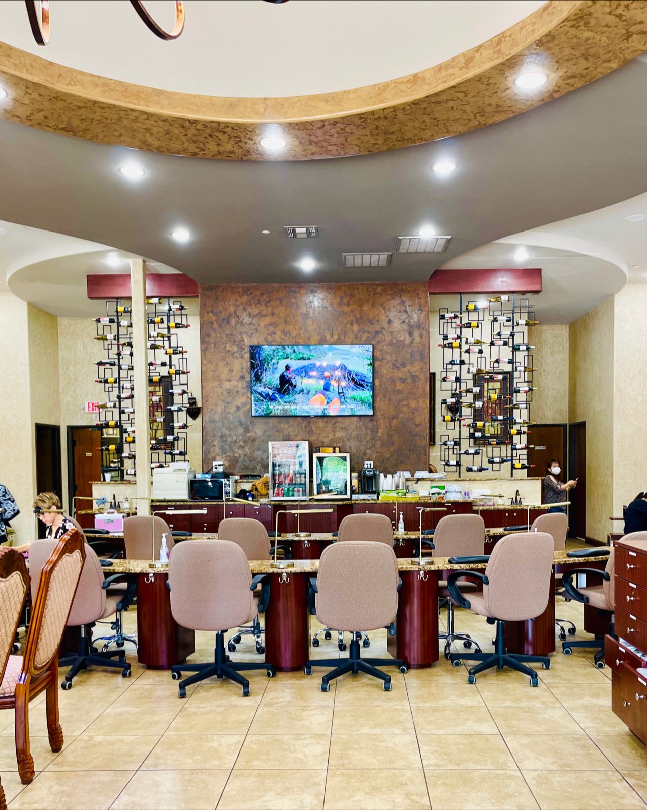 Resort Nail Spa nail photo 4
